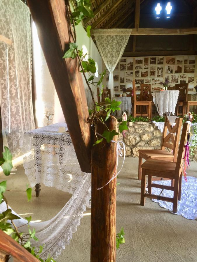 ホテル Levendula Porta Es Pajtaszinhaz Orfű エクステリア 写真